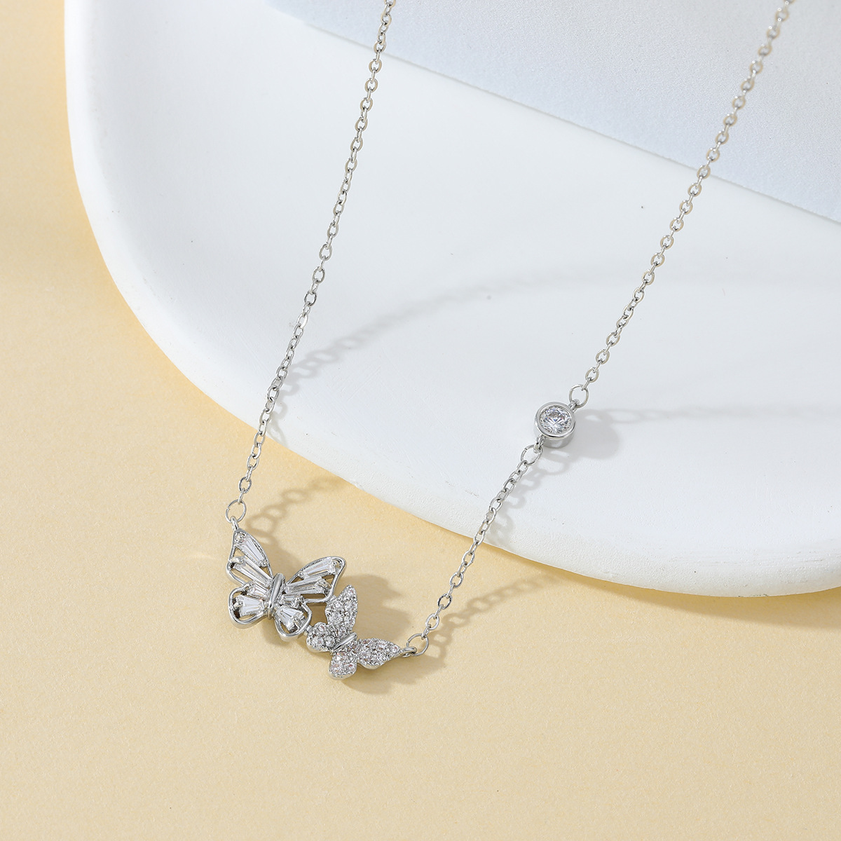 New copper-plated real gold and zircon necklace for women, with a light luxury style, versatile and high-end design, collarbone chain accessory wholesale Specification drawing