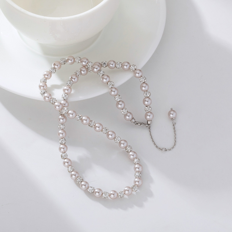 High-end Manta rose pink pearl necklace, light luxury, retro and versatile necklace, collarbone chain, personalized and fashionable collarbone chain Application Scenario