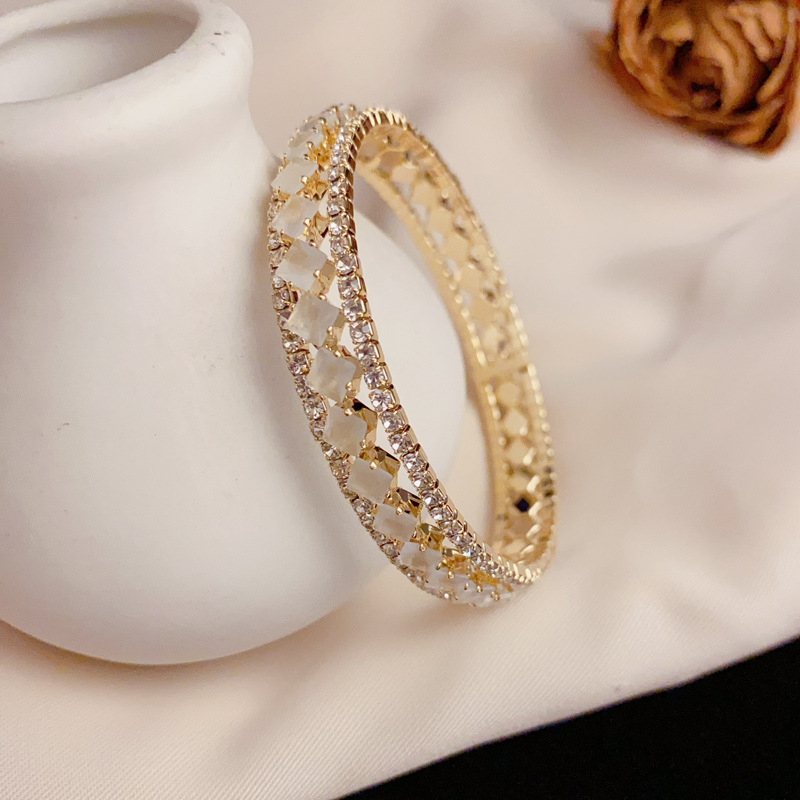 Amazon cross-border personalized full-diamond wide-edge open bracelet for women, exquisite, fashionable, light luxury, versatile and super dazzling accessory wholesale