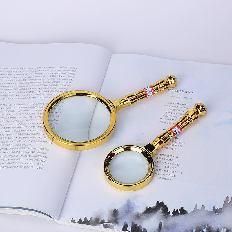 Cross-border light luxury gold-plated straight-handled magnifying glass, hand-held reading mirror for the elderly, wholesale of magnifying glasses for reading books and newspapers details Picture