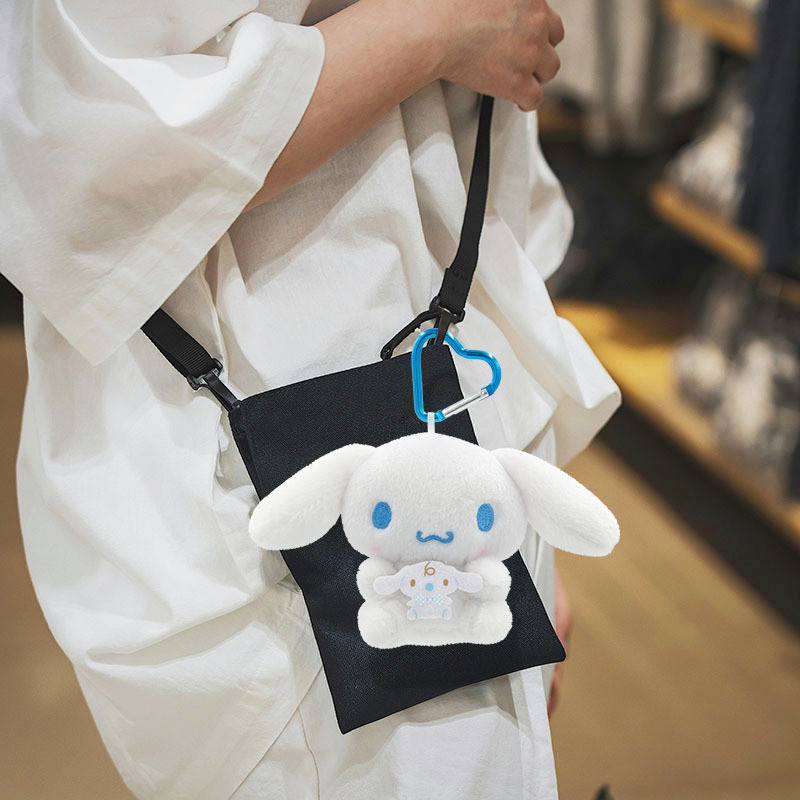 Wholesale of genuine Sanrio sitting polka dot kitty pendants and good friends Melody Osmanthus dog pendants Specification image