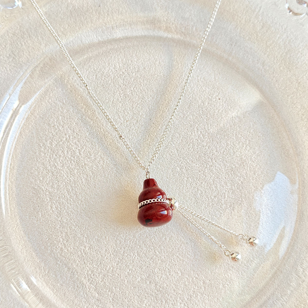 New Chinese-style natural stone gourd pendant sweater chain, light luxury and high-end feel, simple and long necklace in Chinese style, clothing accessories Application Scenario