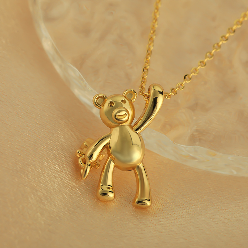 Fashionable women's versatile necklace, creative bear pendant, copper-plated real gold, fashionable necklace, wholesale of internet-famous accessories details Picture