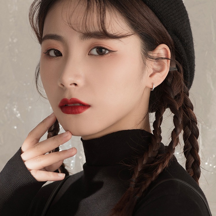 925 sterling silver needle ear loops, circle ear buckles, 2021 new trendy ear studs, sleeping earrings and earrings without removal Application Scenario