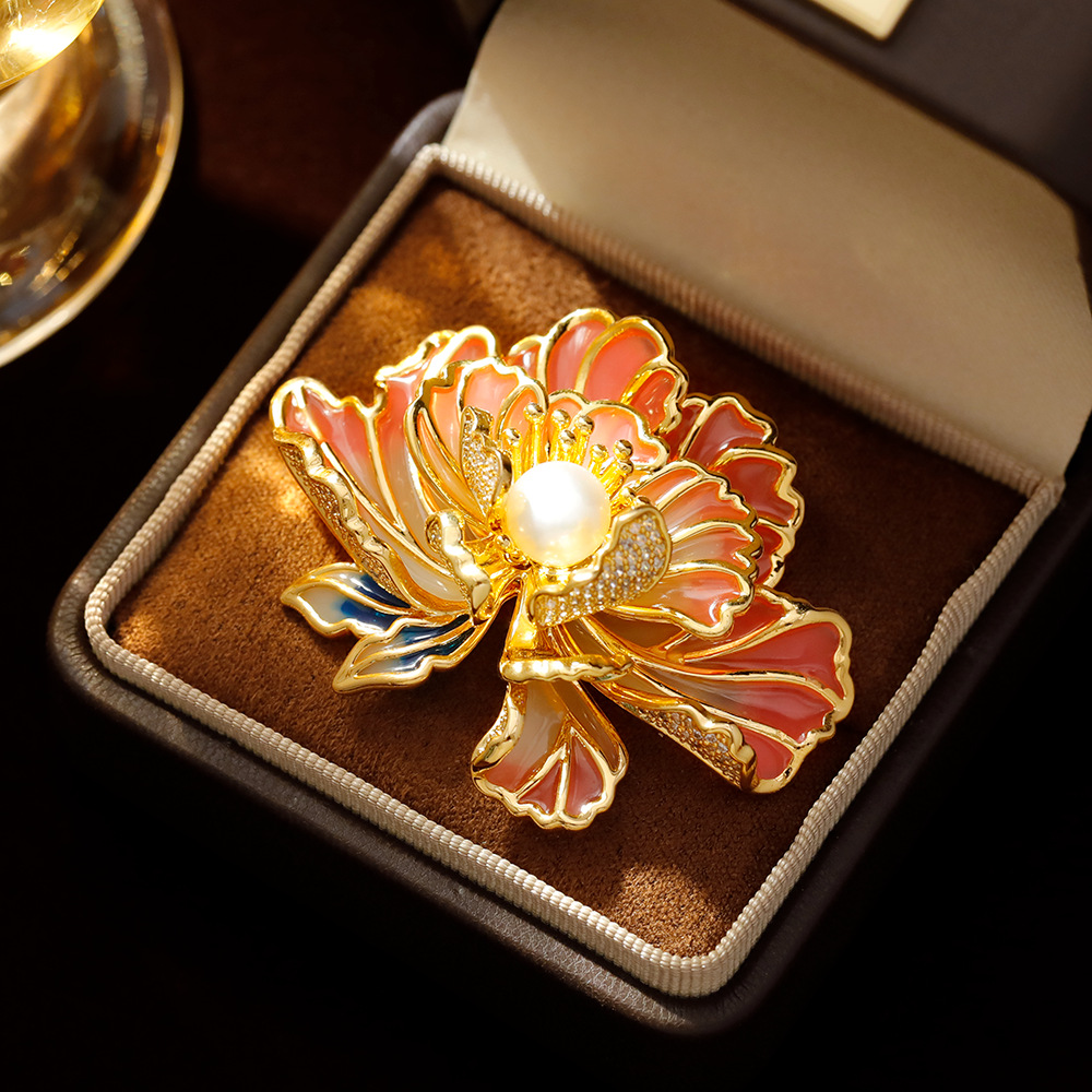 Hyacinth Peony flower brooch for women, elegant and elegant in ancient style, high-end and exquisite new Chinese style pearl accessory details Picture