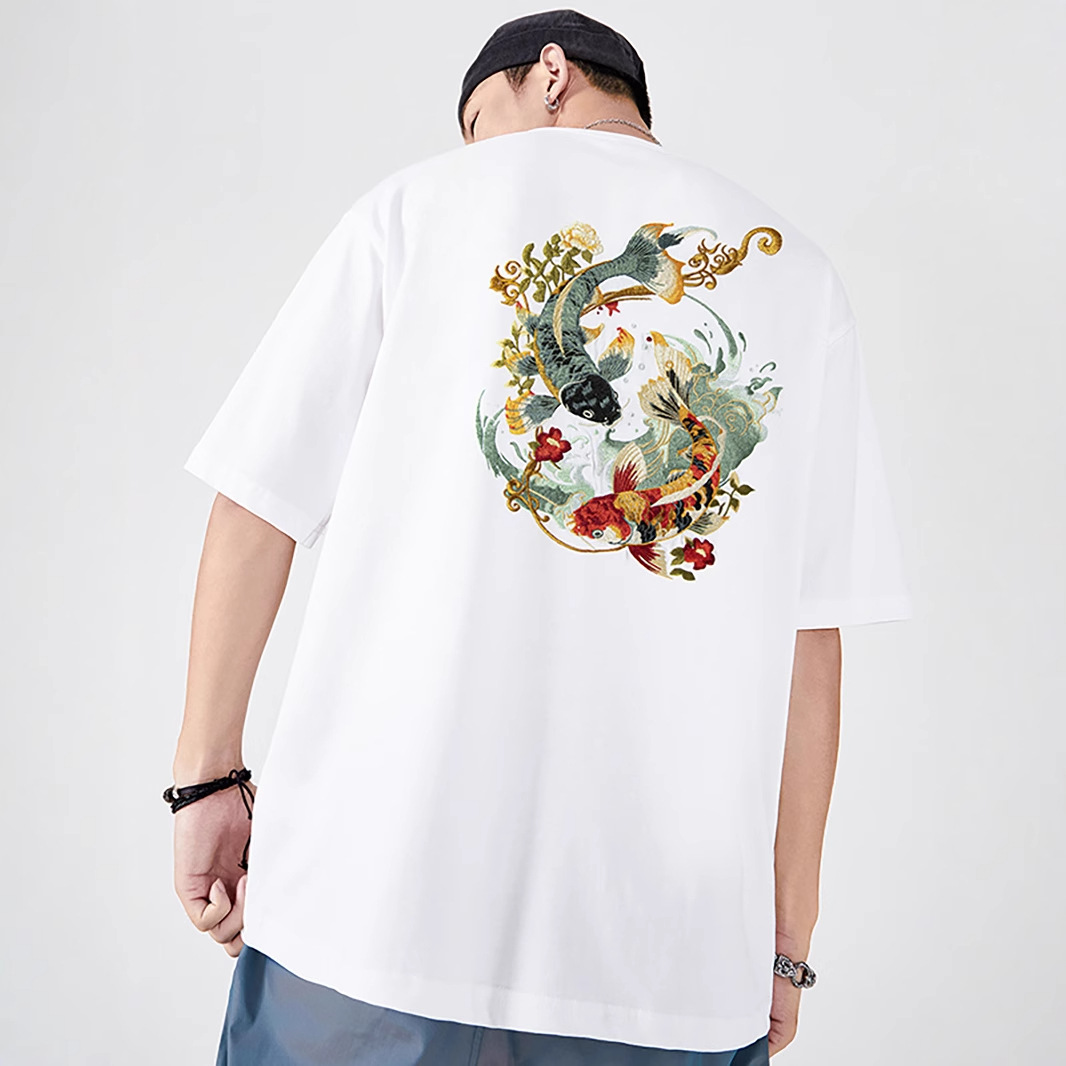 The 2026 summer new short-sleeved T-shirt for men features summer embroidery with blooming flowers and koi fish, presenting a strong national trend and a loose Chinese style Application Scenario