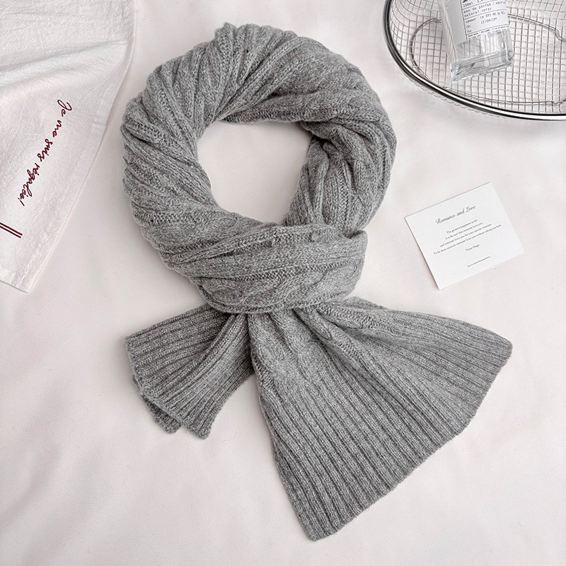 2025 New European and American autumn and winter fashion wool knitted cold-proof trend solid color warm pullover woolen hat and scarf details Picture