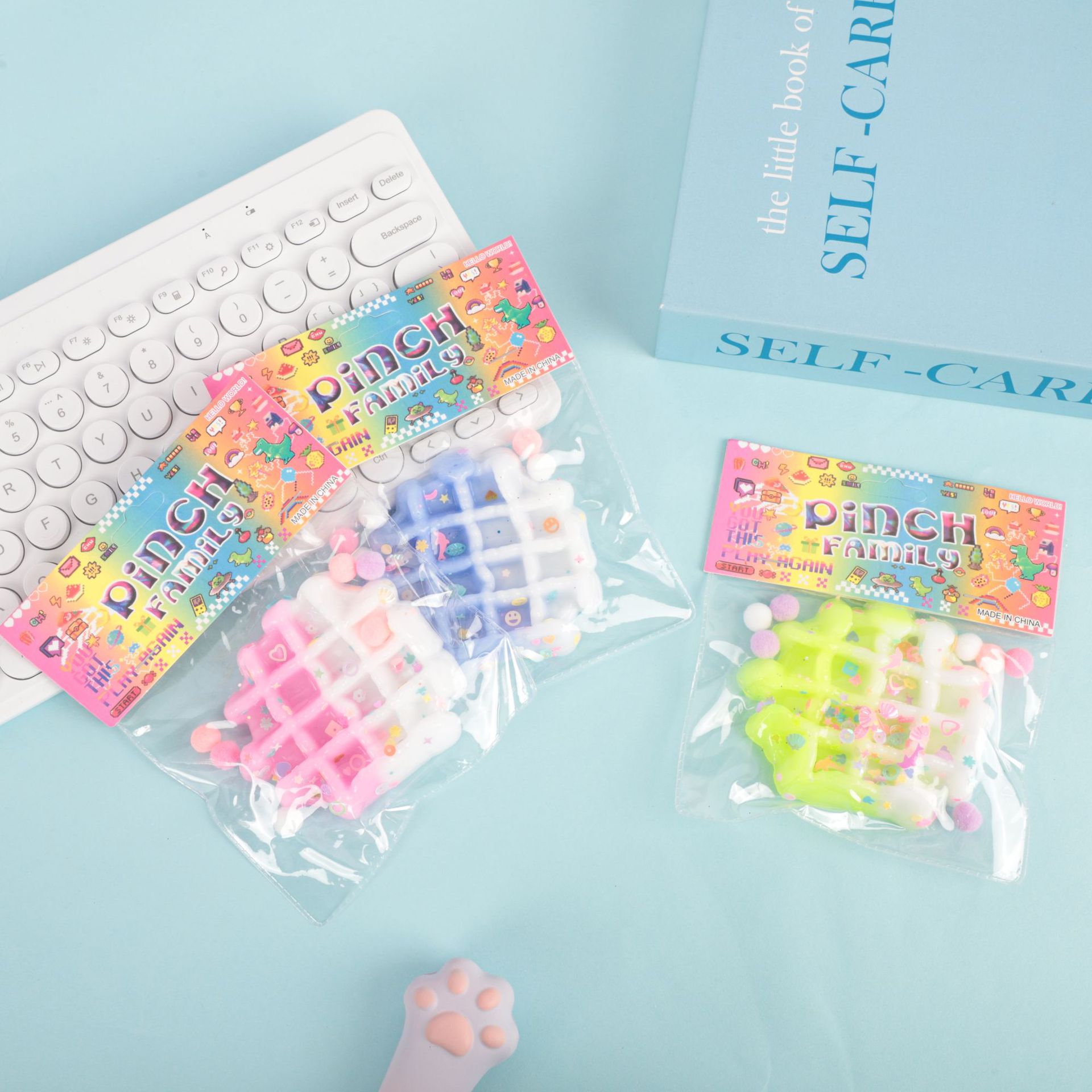 Cartoon toys, novel and unique gifts, office and leisure toys pic 2