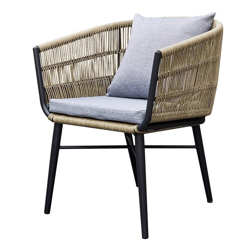 实木桌白底实物图