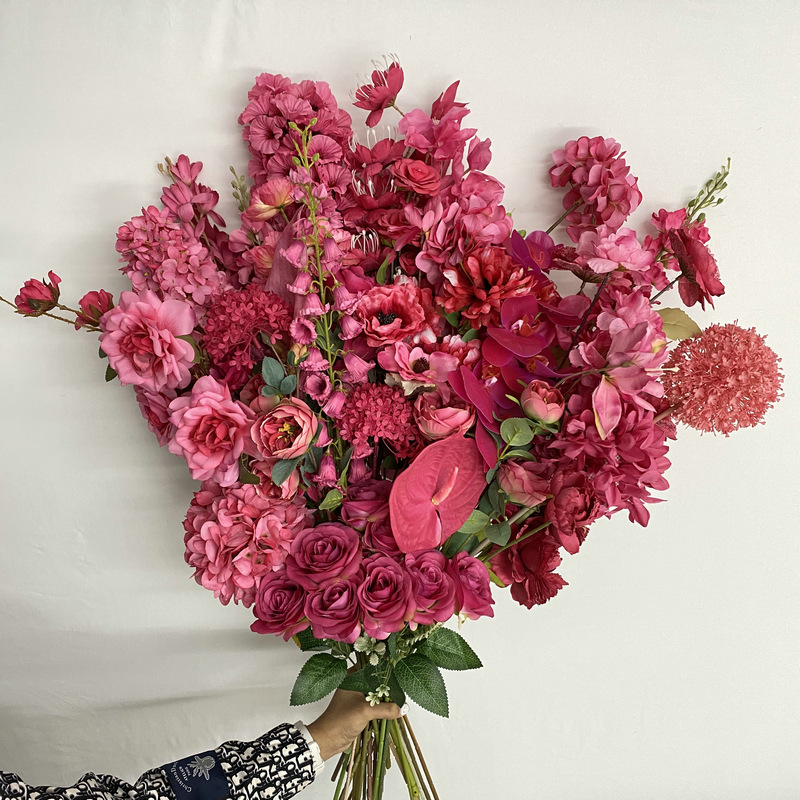 ins风玫红色系婚礼堂布置仿真花 婚庆路引插花地排挑高吊顶绢花产品图