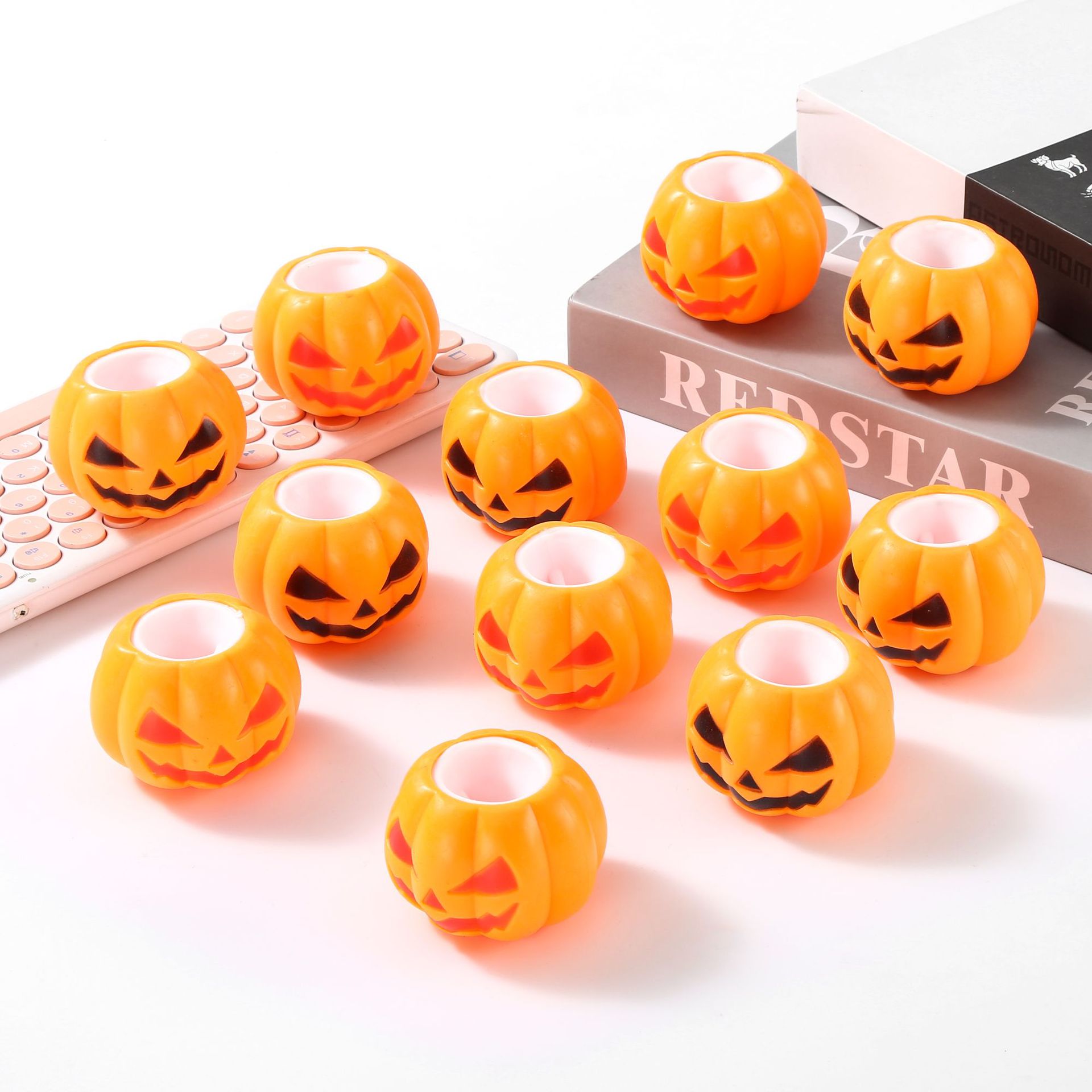 New Halloween Pumpkin Cup squeeze release toy TPR Stress-relieving Pumpkin Ghost Squirrel Pinch Lele Direct Sale Application Scenario