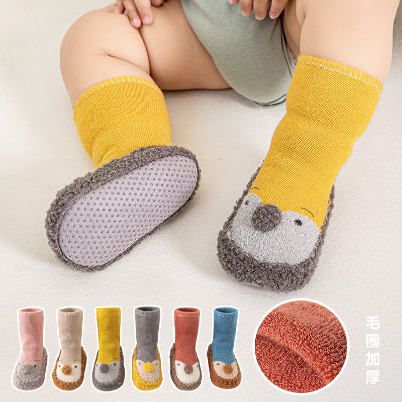 婴儿袜鞋秋冬加厚学步鞋袜珊瑚绒保暖防滑新生儿袜鞋珊瑚绒材质