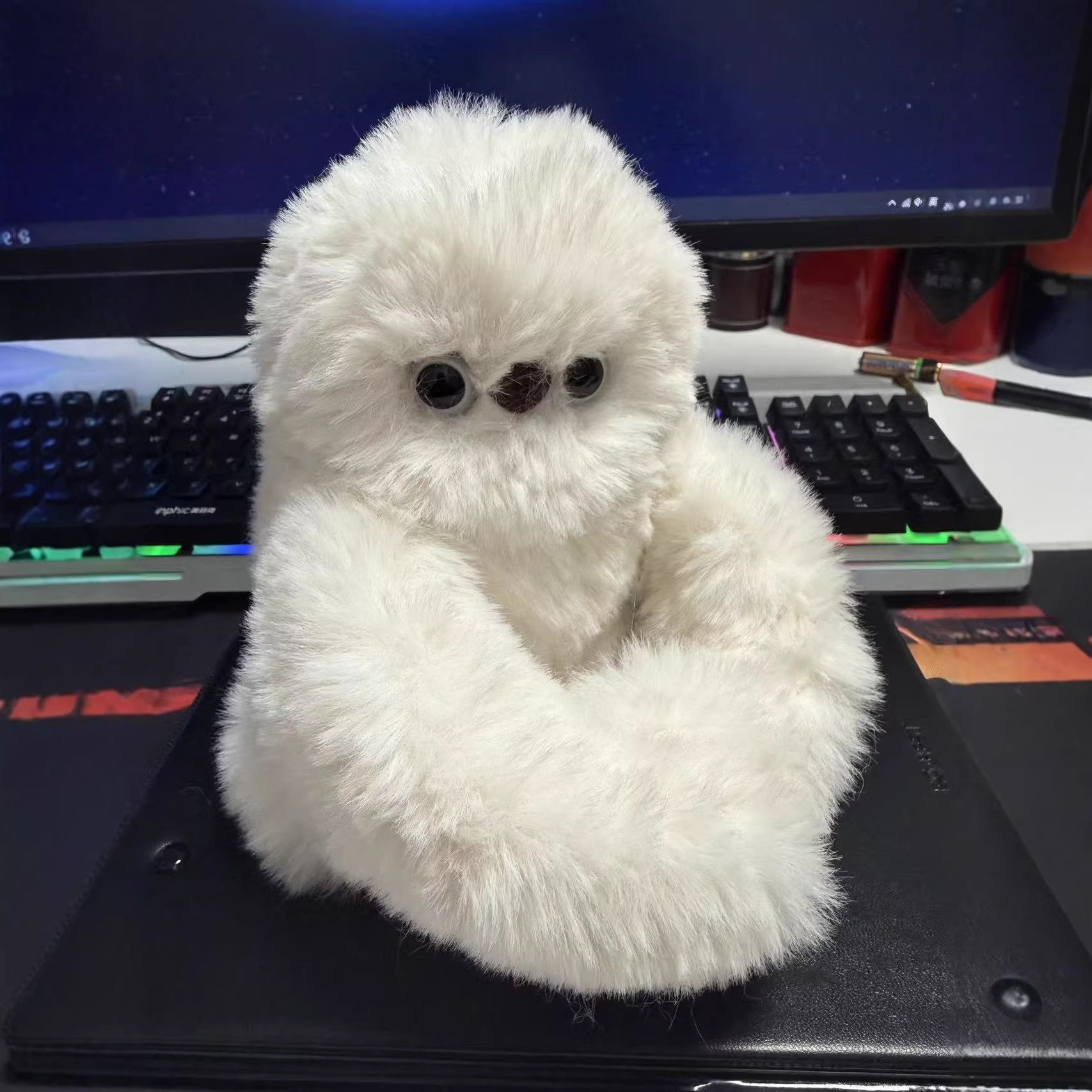 A cute plush toy that can sing, turn its head and learn to speak, an Instagram-style bag and pendant, a girlish and adorable pet toy Application Scenario