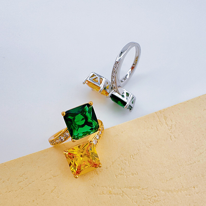 柏伶饰品新款女式节约戒指时尚祖母绿轻奢指戒小众双拼色开口戒指