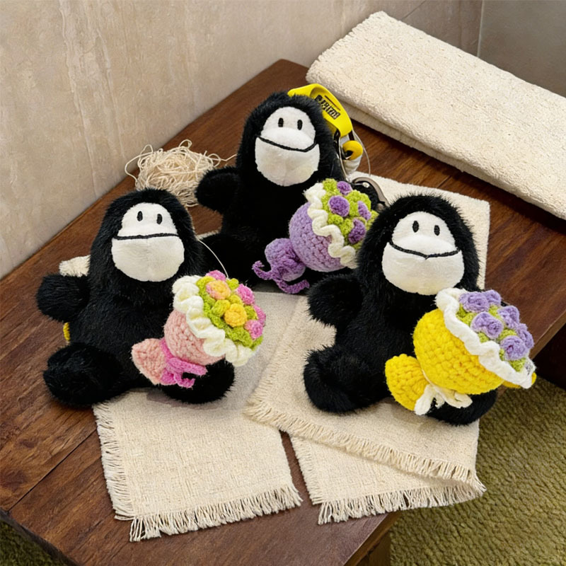 调皮猩正版捧花毛绒挂件学生书包包钥匙扣挂饰男女孩生日可爱礼品