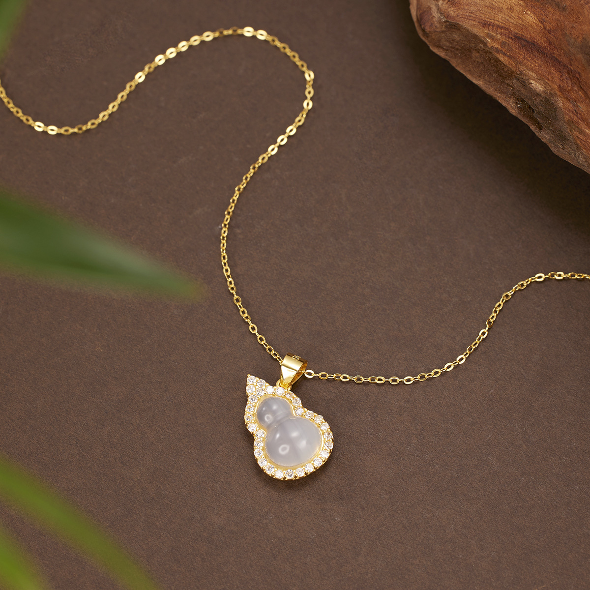 s925 sterling silver new Chinese-style high ice chalcedony gourd necklace pendant, ethnic style ice chalcedony girls' pendant Application Scenario