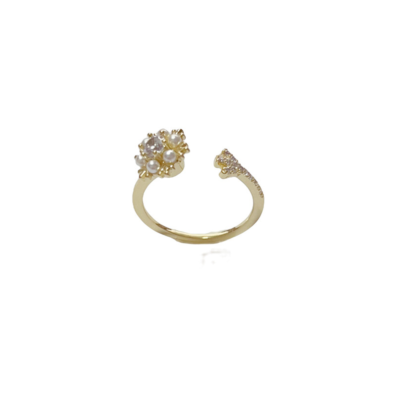 Wholesale of niche, exquisite, fashionable, versatile, super shiny diamond-encrusted pearl snowflake open-mouth rings with a light luxury and simple design sense Application Scenario