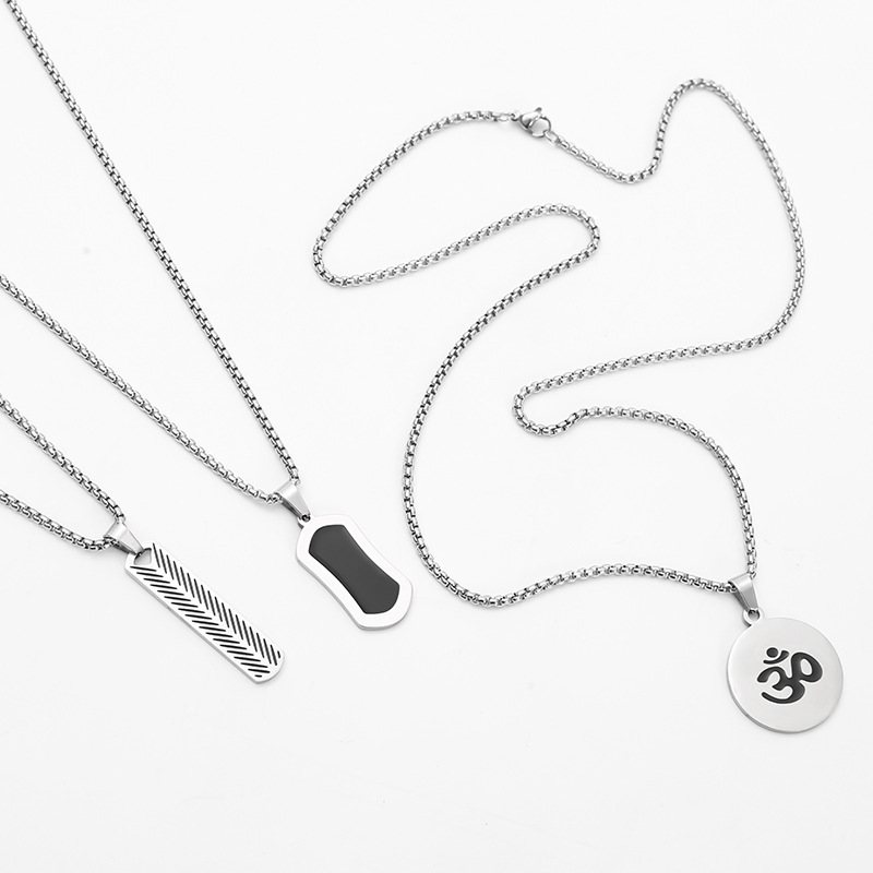 The new European and American gentleman's stainless steel rectangular diagonal retro oil-dripping pendant is in vogue with titanium steel and versatile men's hip-hop style details Picture