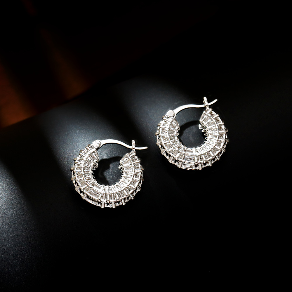 Hyacinth moda personalidad luz extravagancia brillo loop loop hebilla de oído 2025 shake yin boom pendientes diseño único accesorios de oído frío y viento frío