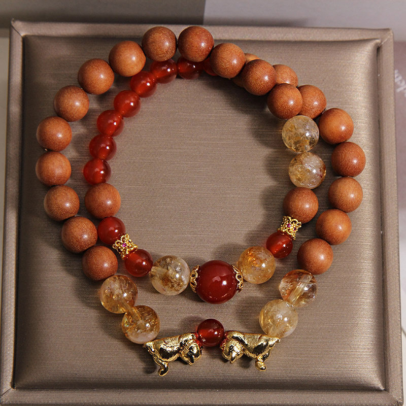 Natural red agate and agarwood double-ring bracelet for women, light luxury, niche and high-end feel, yellow tower crystal wealth attraction cat bracelet Application Scenario
