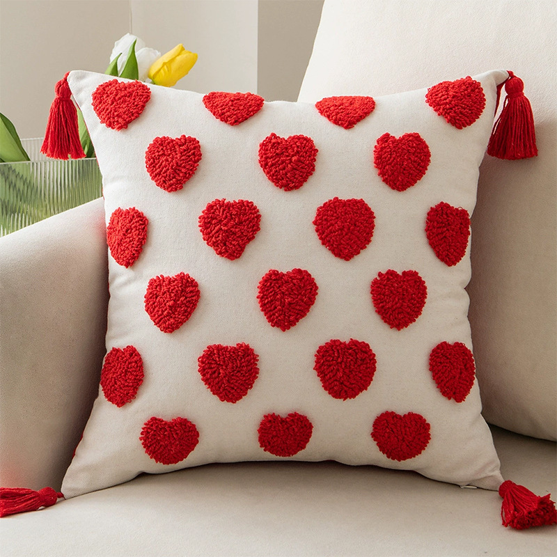 情人节爱心可爱簇绒流苏抱枕现代简约办公室腰靠家居沙发床头靠垫产品图