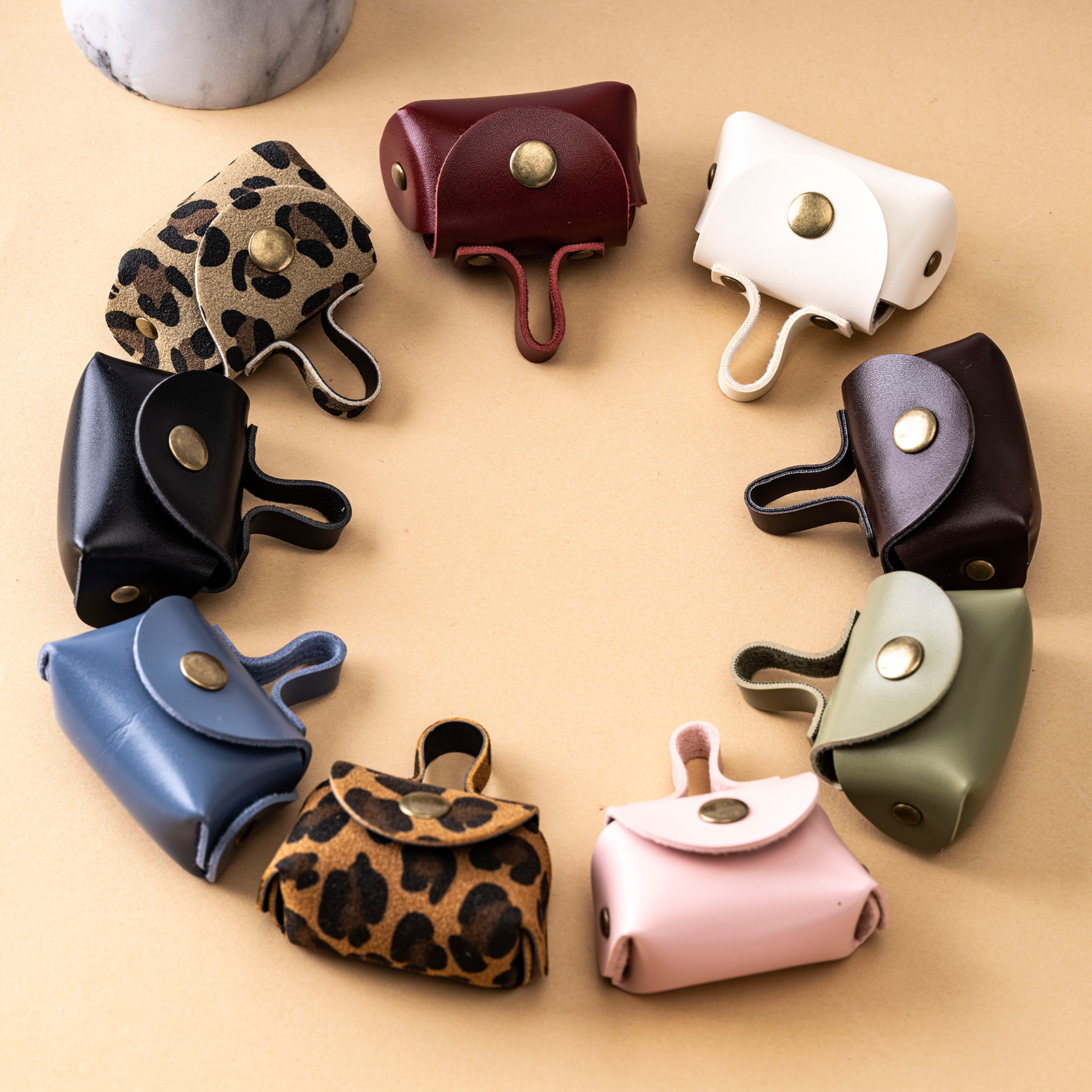 Mini bag, keychain bag, pendant, Pu leather coin purse, all-in-one travel accessory, niche light luxury ladies' style Application Scenario