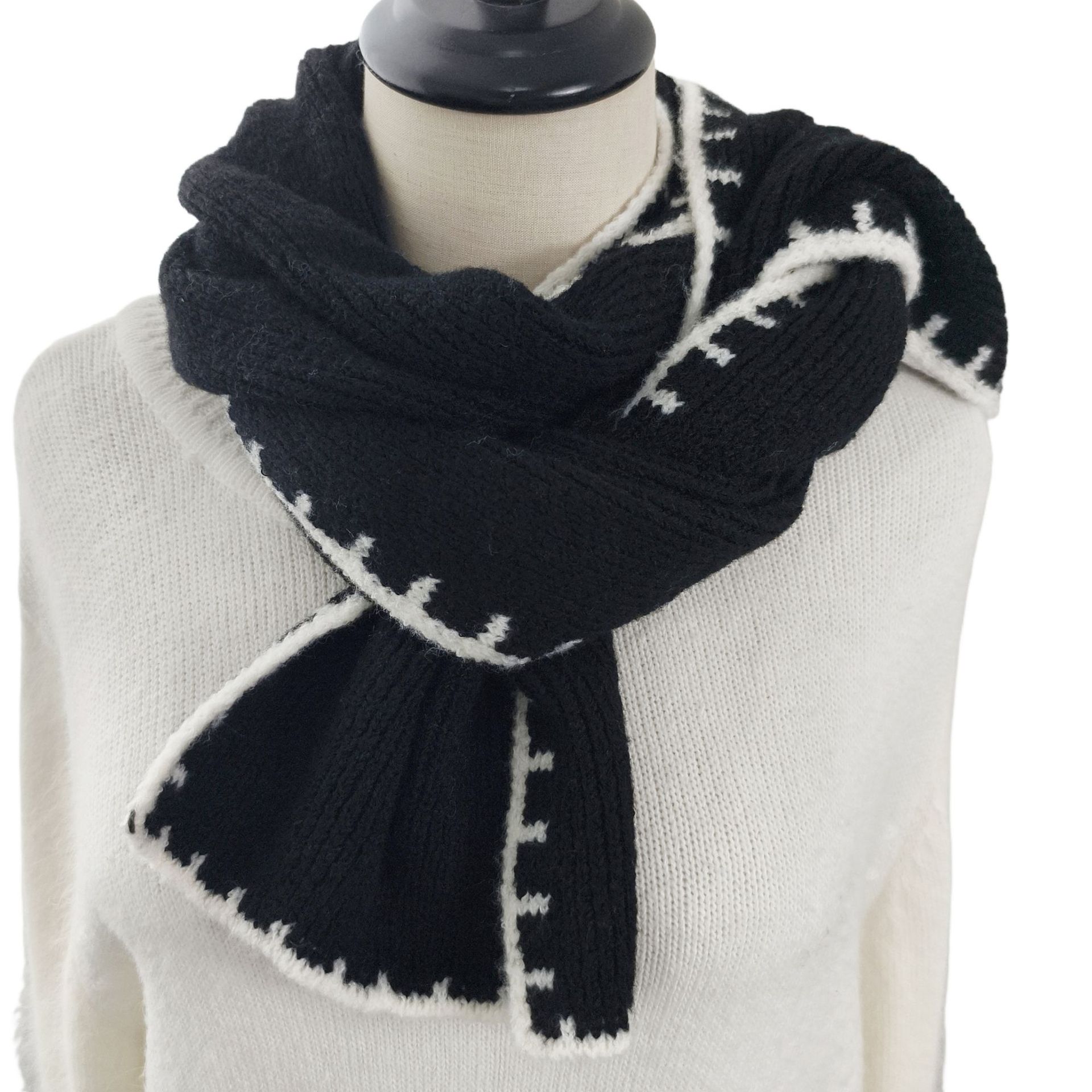 One-piece consignment for the new and cute Korean style scarves of Wooltouch in autumn and winter, suitable for both women and men. Wholesale from the school style street stall Item Picture