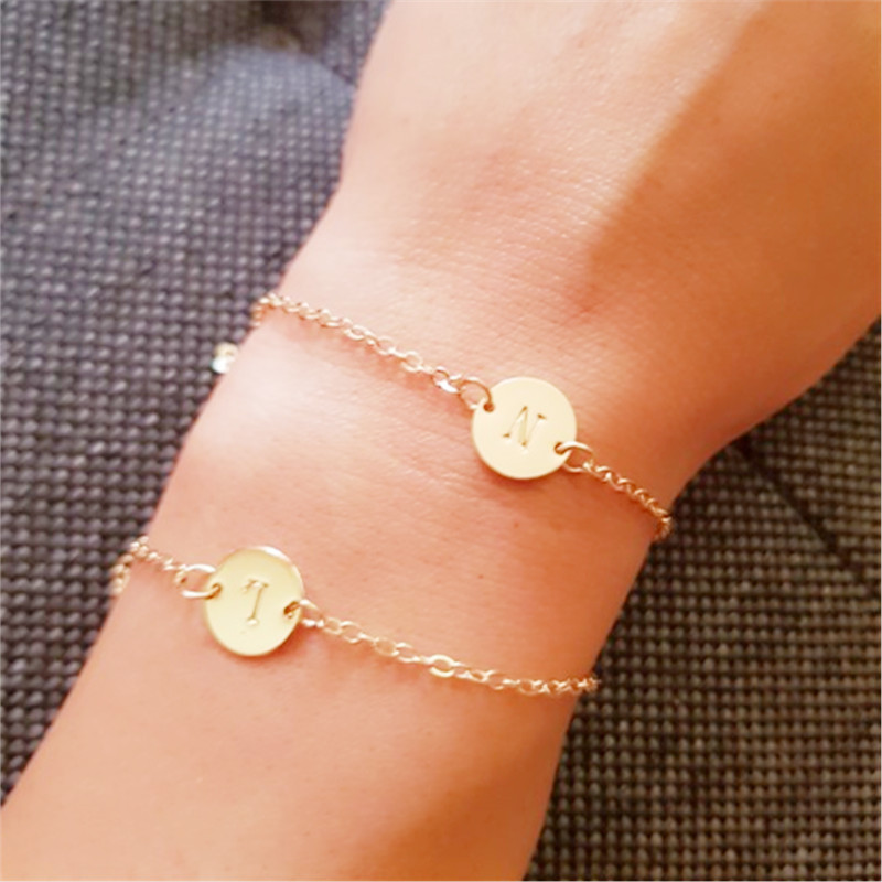 Amazon's new 26-letter hollowed-out circular bracelet name jewelry, European and American trendy and fashionable women's accessories wholesale details Picture