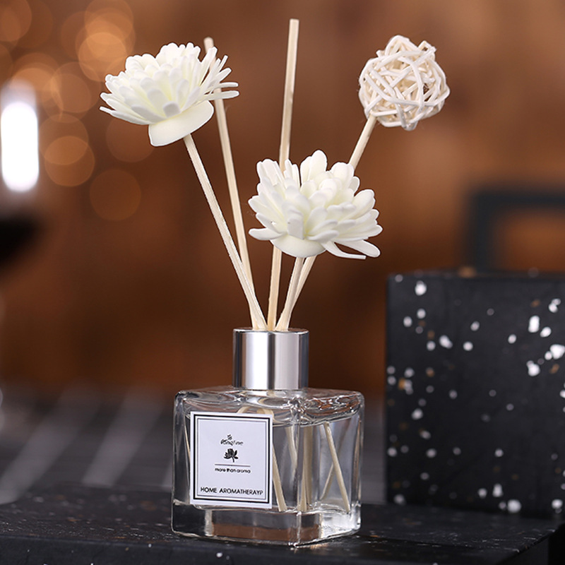 Wholesale of flameless aromatherapy essential oils, dried flowers, rattan, sandalwood incense, bedroom aromatherapy perfumes, toilet deodorizing aromatherapy bottles