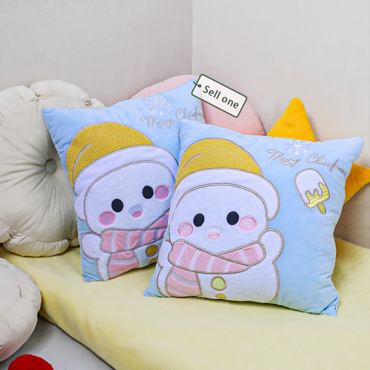 Cartoon-style towel embroidery three-dimensional embroidery pillowcase, living room sofa bay window decoration pillowcase details Picture