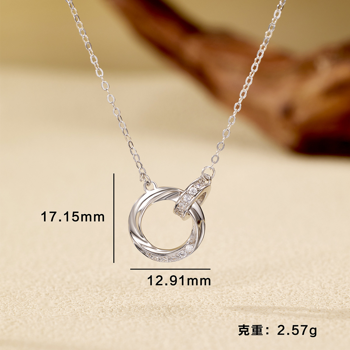 S925 pure silver light luxury Mobius strip collarbone chain, interlocking links, high-end design sense necklace, women's factory wholesale details Picture