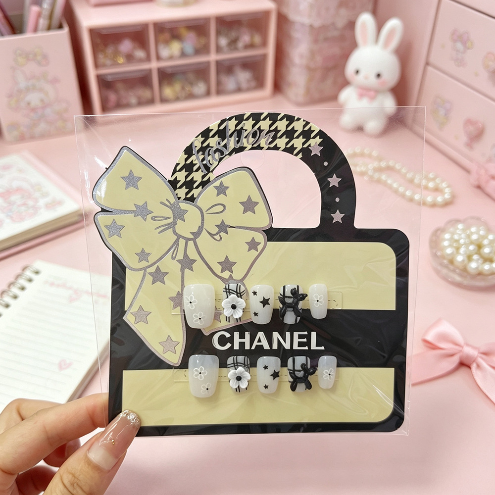 Black and white woven old poem wearing armor set, cartoon Xiaoxiang fake nails, girl nail art gift box, children's gift now available Specification image