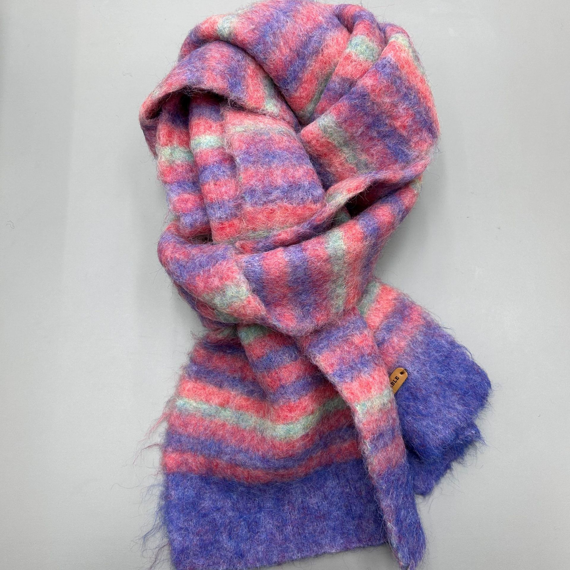 Fede Knitting ~2024 New Style Wool Striped Scarf for Women's winter fashion and high-end look, student warm Neck Application Scenario