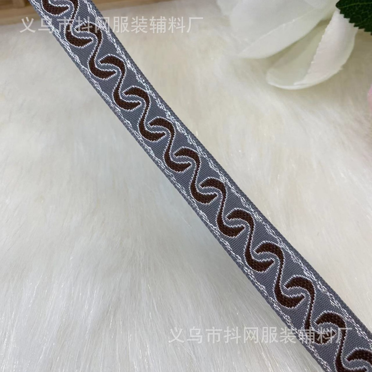 Wholesale of 1.5- 2.1cm multi-style ethnic jacquard embroidery ribbons, hair accessories, headwear, performance costumes and accessories Application Scenario