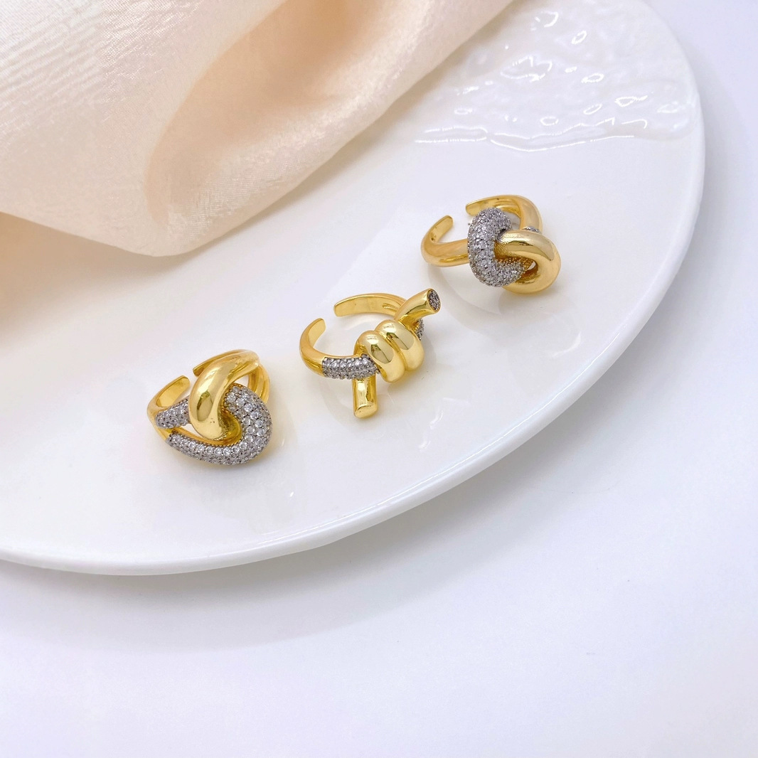 European and American cross-border two-color electroplated diamond-encrusted ring, ins unique, niche and exaggerated ring, versatile and trendy finger details Picture