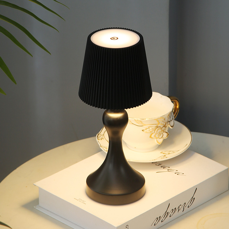 Amazon Modern USB Charging Cross-border Mermaid Desk Lamp, bar bedroom bedside lamp, creative night light details Picture