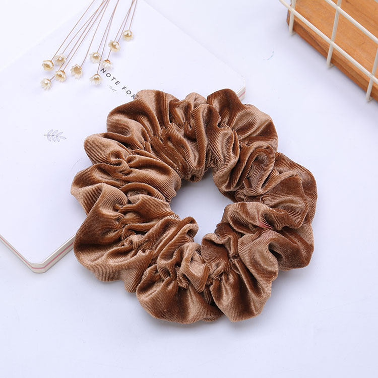 New Korean-style velvet hairpin large intestine hair band women's fashionable headwear with high elasticity. Wholesale of large intestine hair bands Application Scenario