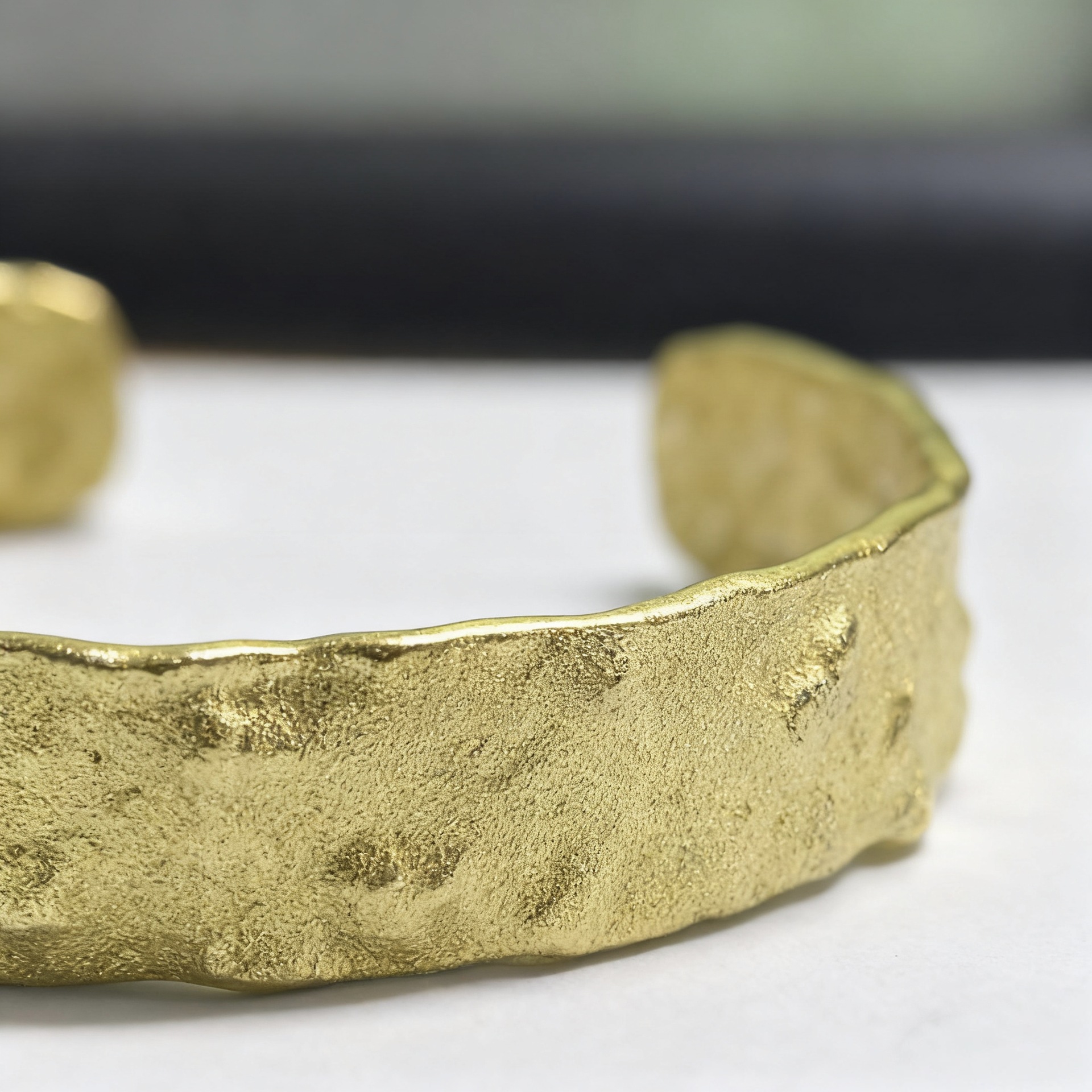 Cross-border bestseller: Korean minimalist irregular-pleated tin foil bracelet, a fashionable and light luxury wide bracelet with a cold style Application Scenario