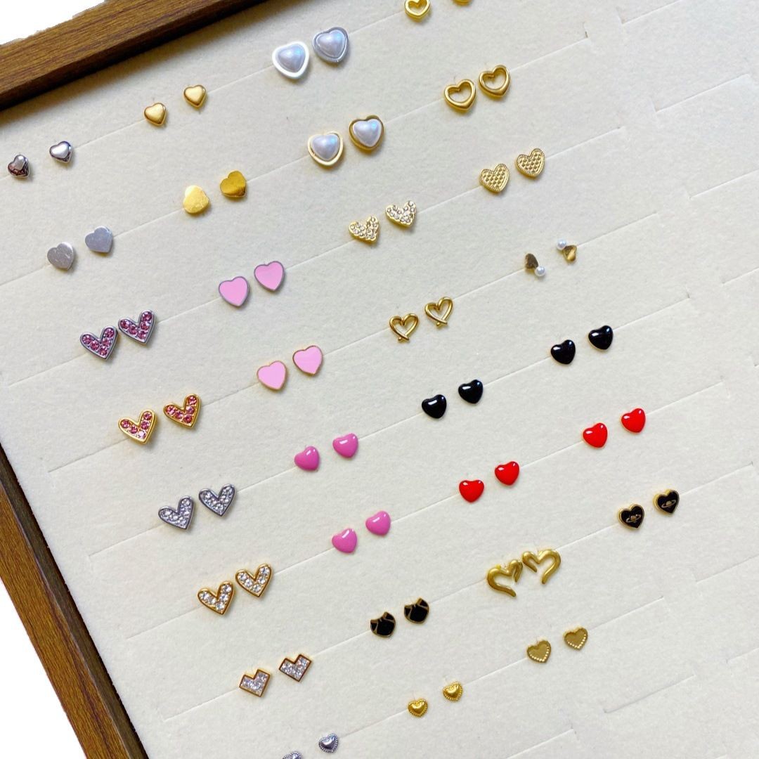 "Love Series" Women's titanium steel 18K real gold, niche simple and versatile, cool and nourishing ear piercings, trendy style Item Picture
