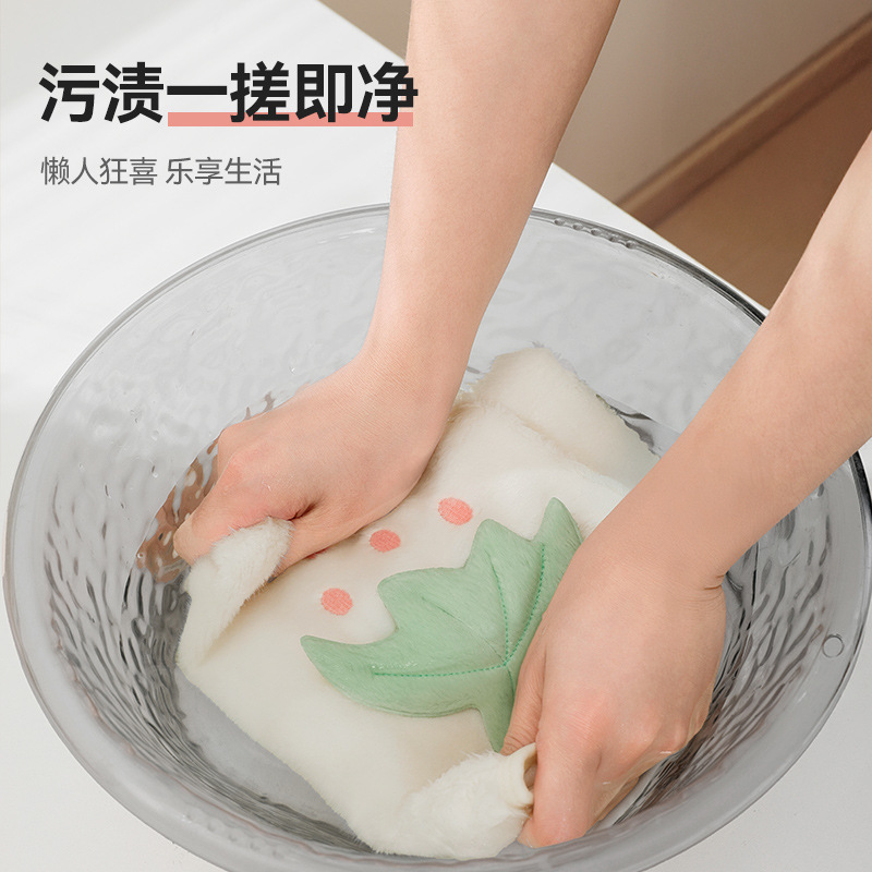 Winter cute strawberry sleeve, cartoon for girls, long adult office anti-dirt fluffy hand sleeves, plush sleeves Application Scenario