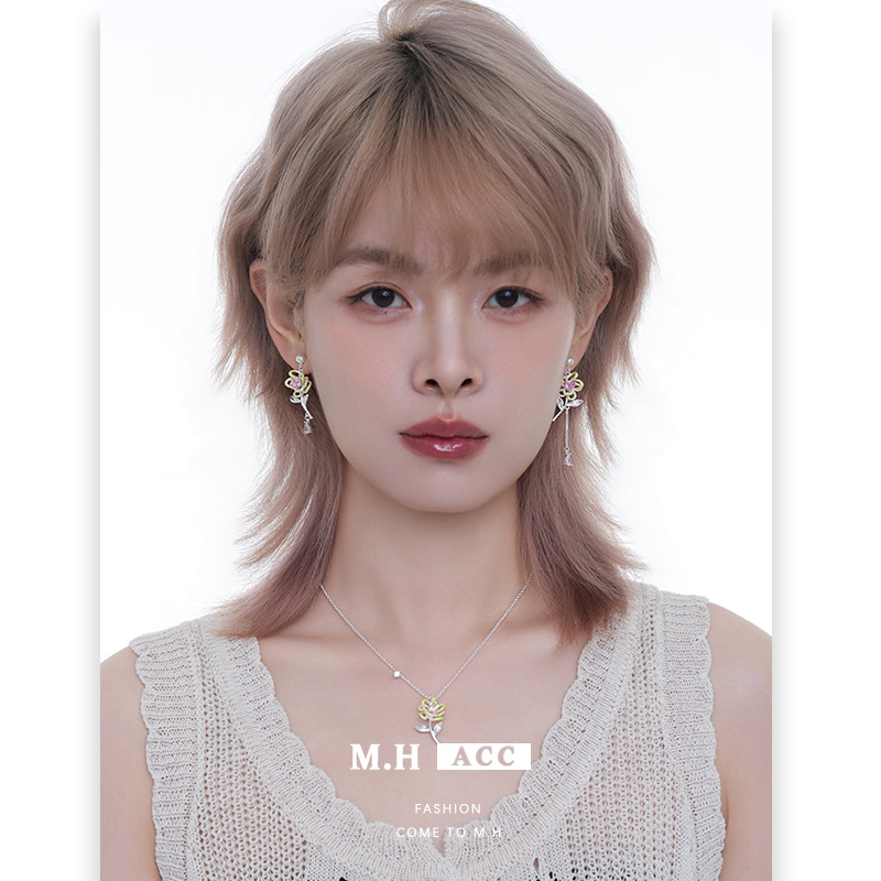 Spring Letter, Flower Ring Series Earrings for Women, sweet and elegant, fashionable original design, high-end earrings wholesale details Picture