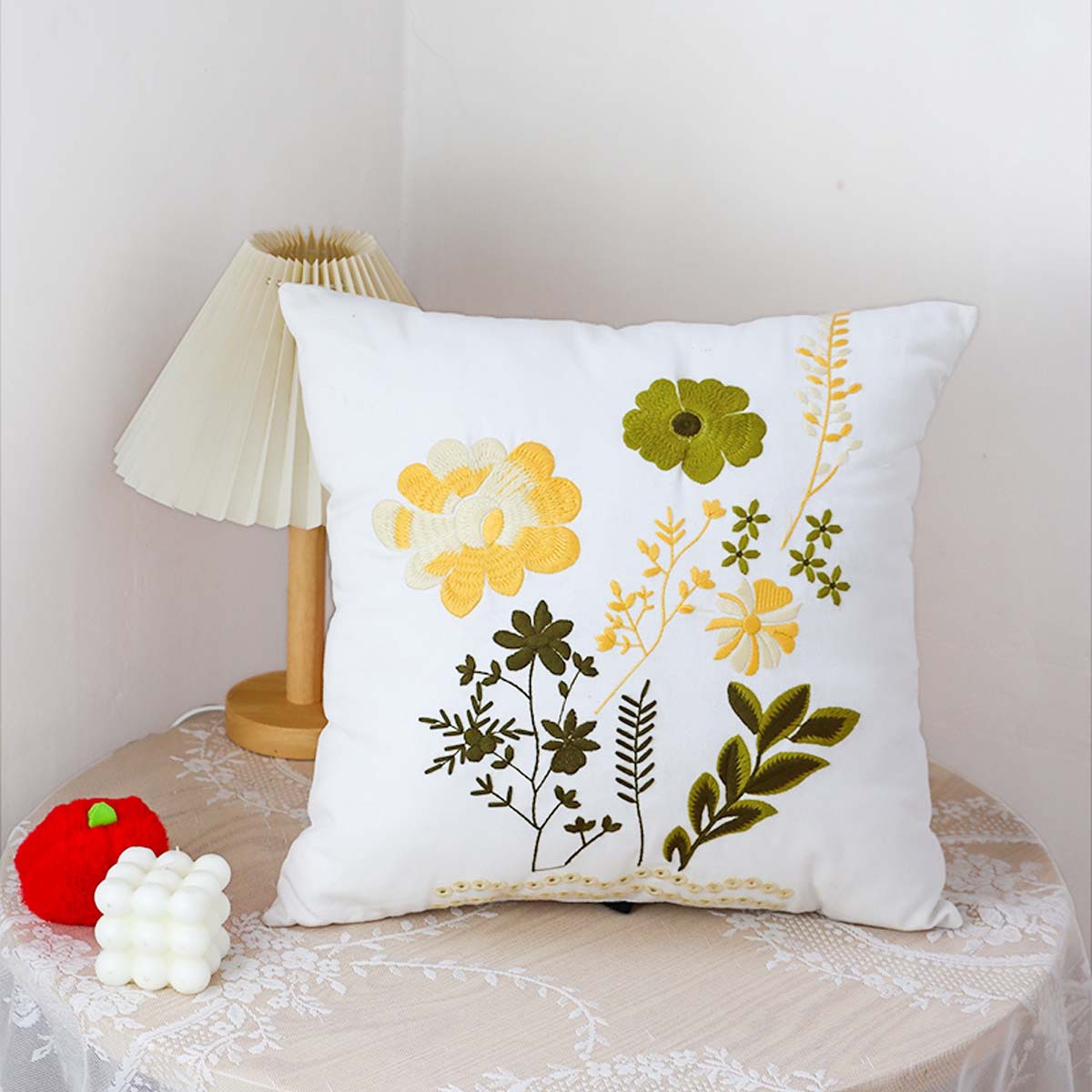 New and fresh three-dimensional embroidered flower pillowcase, bay window living room sofa cushion and pillow cover