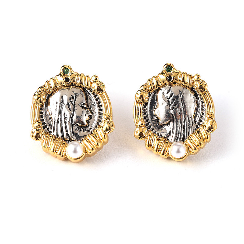 New original design European and American retro human head stud metal feel earrings, cold style earrings, French style Item Picture