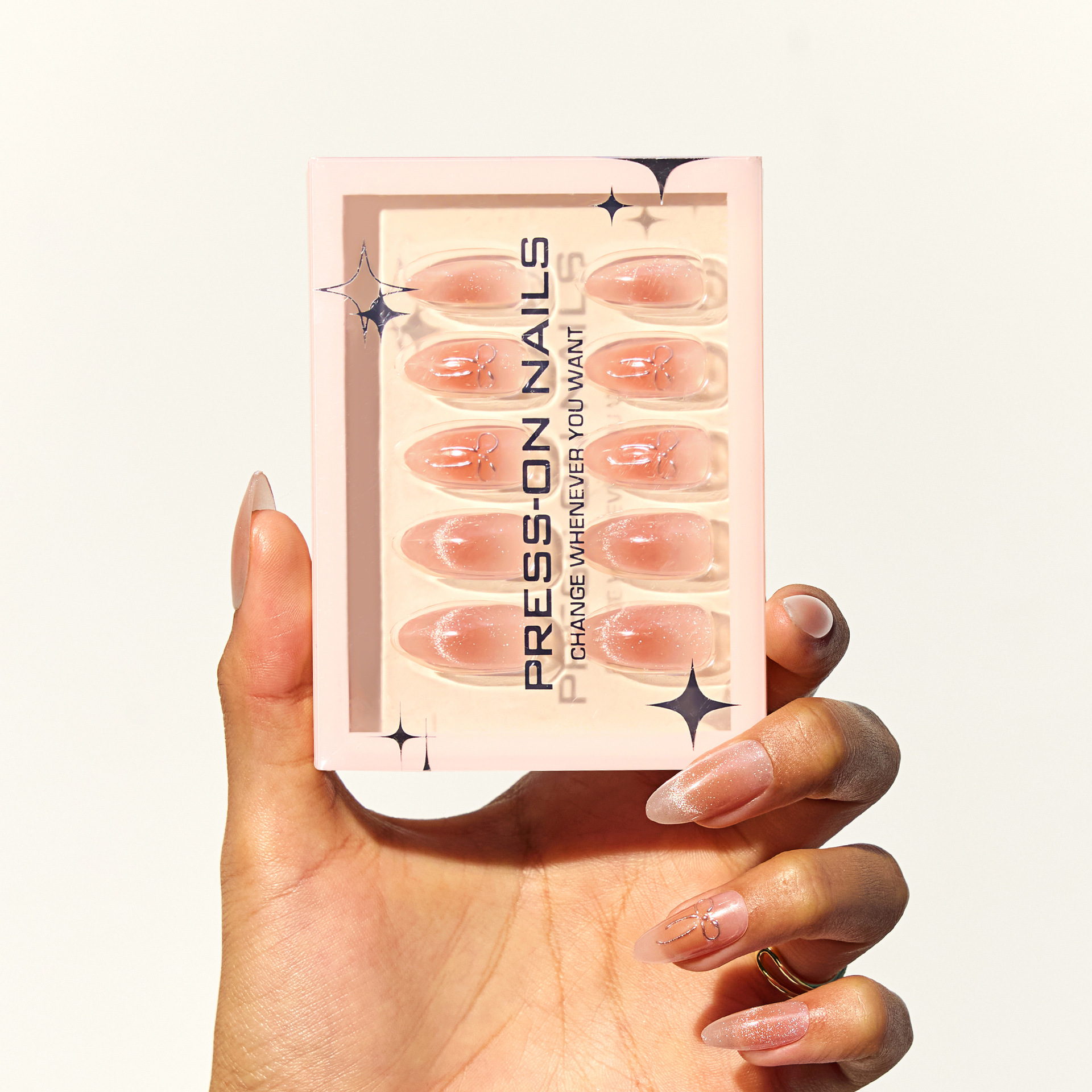 3D Bow French cat-eye wearable nail, custom-made short almond nail, blush and smudging nail nail pieces factory wholesale Application Scenario