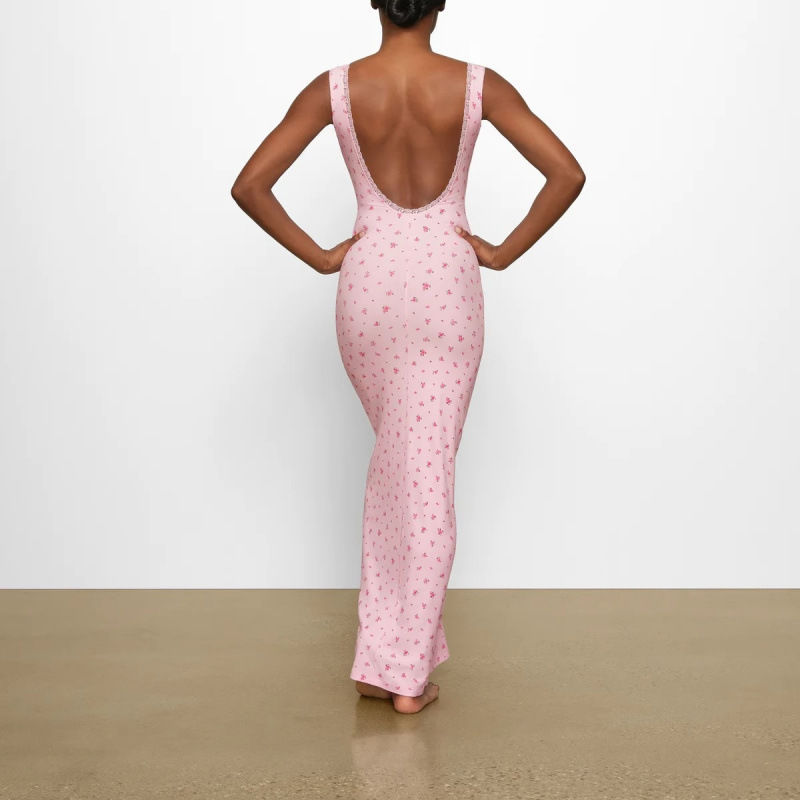 旗袍/高定礼服/抹胸裙/纱裙半身裙/广州十三行连衣裙白底实物图