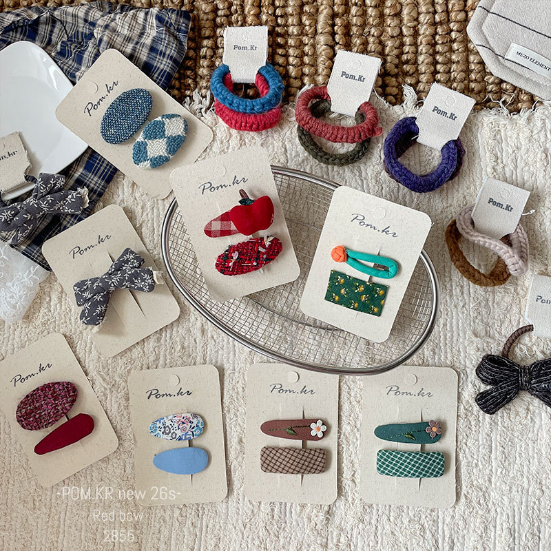 New Korean-style fabric handcrafted children's hair clips for autumn and winter, checkered flower side hair clipping clips, retro hair bands for women Specification image