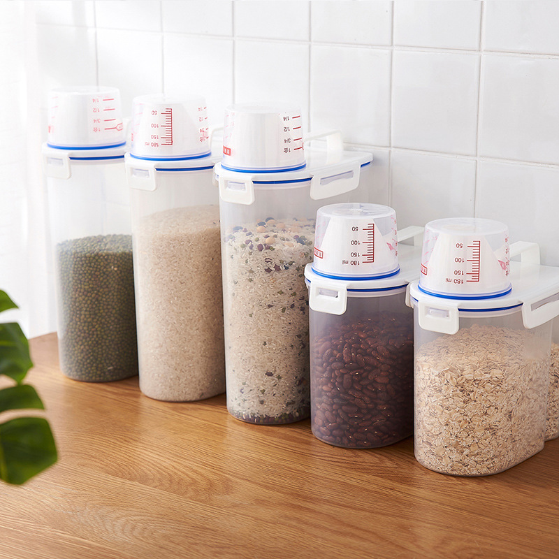 Factory direct sales of portable rice buckets with measuring cups, transparent anti-insect and moisture-proof kitchen storage jars, and sealed jars for grains and cereals Application Scenario