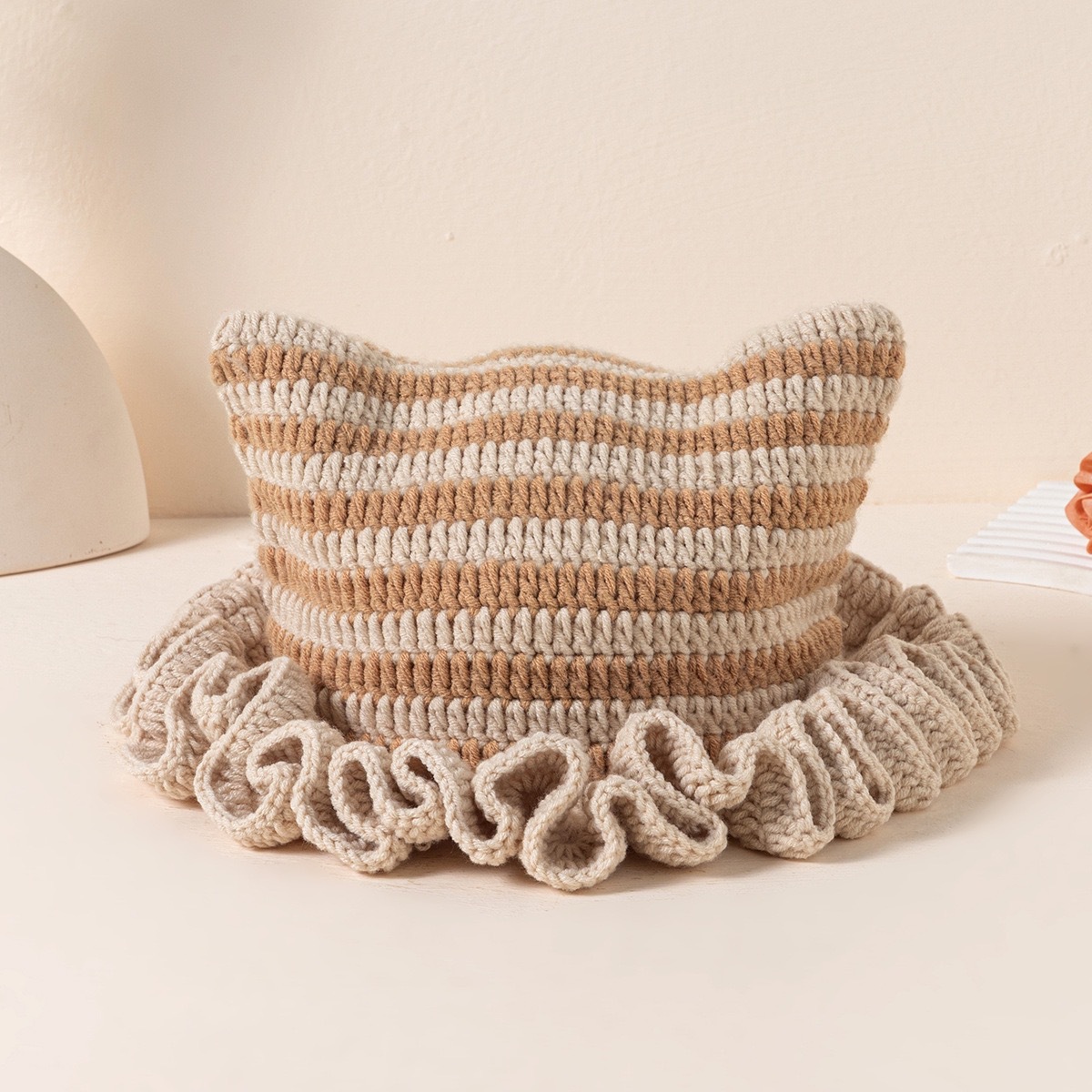 Handmade crochet hat for women, striped ruffled cat ear hat for women, fashionable knitted woolen hat, retro, sweet and cute Specification image