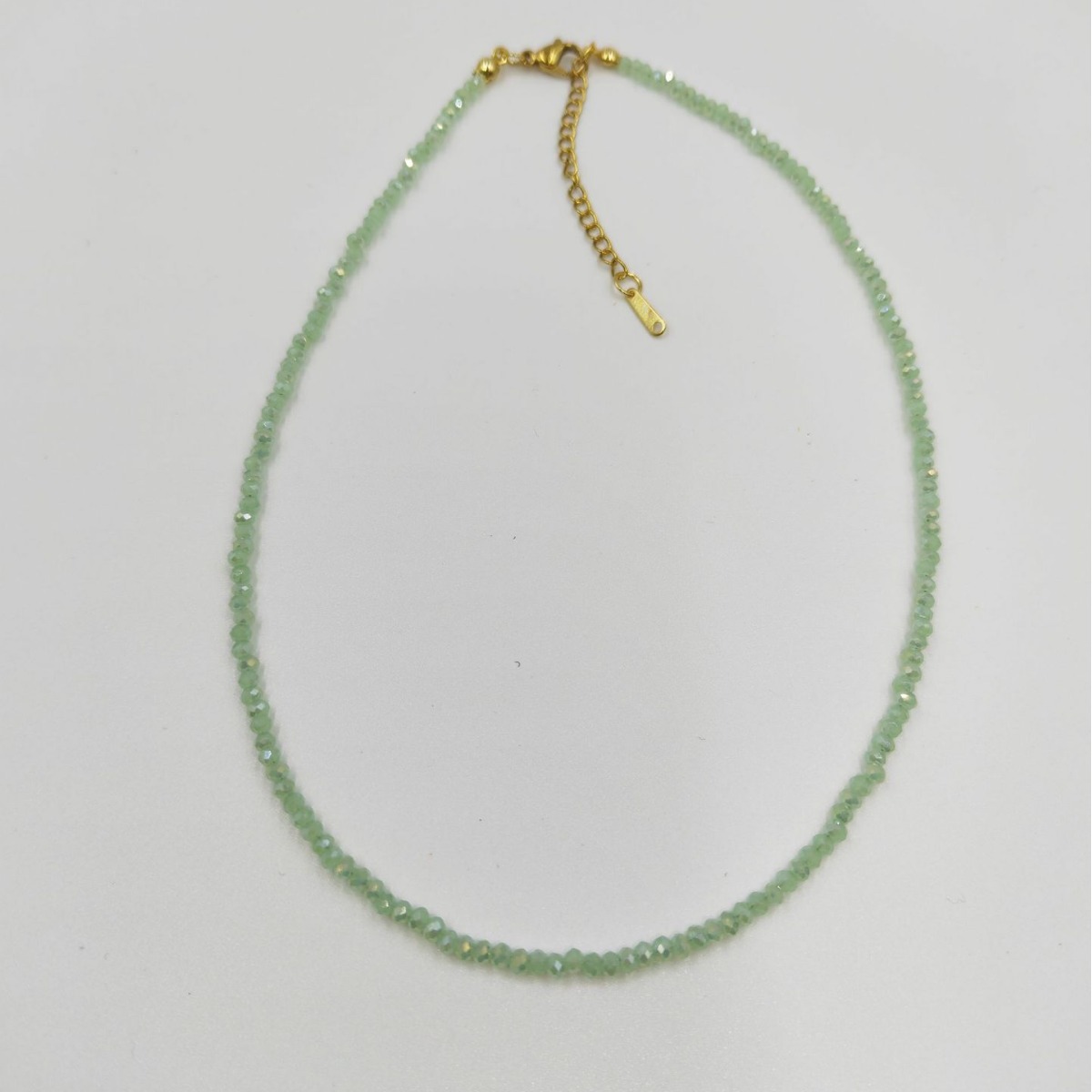 Korean-style exquisite and fashionable glass crystal necklace, versatile and elegant collarbone chain, light luxury necklace factory wholesale Application Scenario