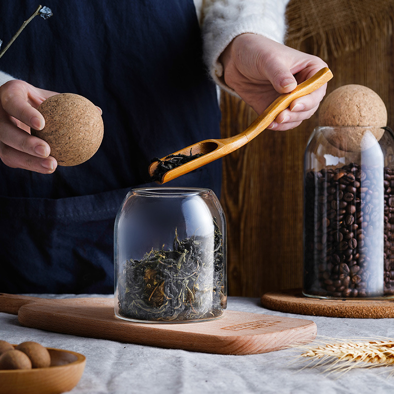 Round cork stopper glass sealed jar flower and fruit tea coffee bean display bottle, kitchen grain storage bottle in stock Application Scenario